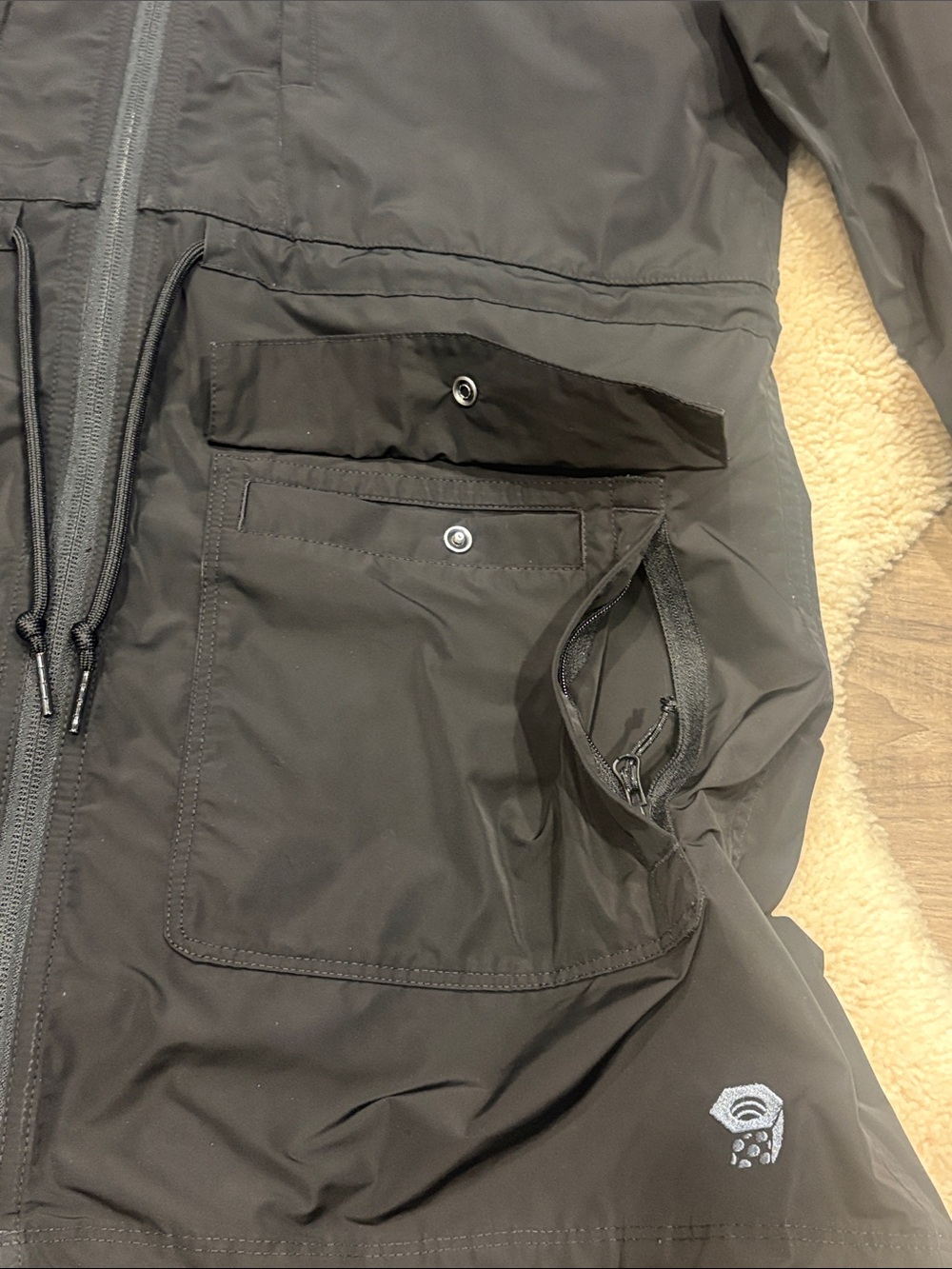 Mountain Hardwear Urbanite Parka, rain jacket, black, women’s medium - Picture 9 of 16